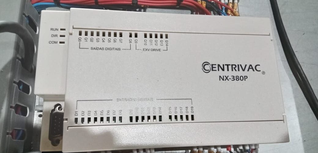 Automação e controle de sistema HVAC, os equipamentos HVAC (Aquecimento, Ventilação e Ar Condicionado) necessitam de um sistema de controle